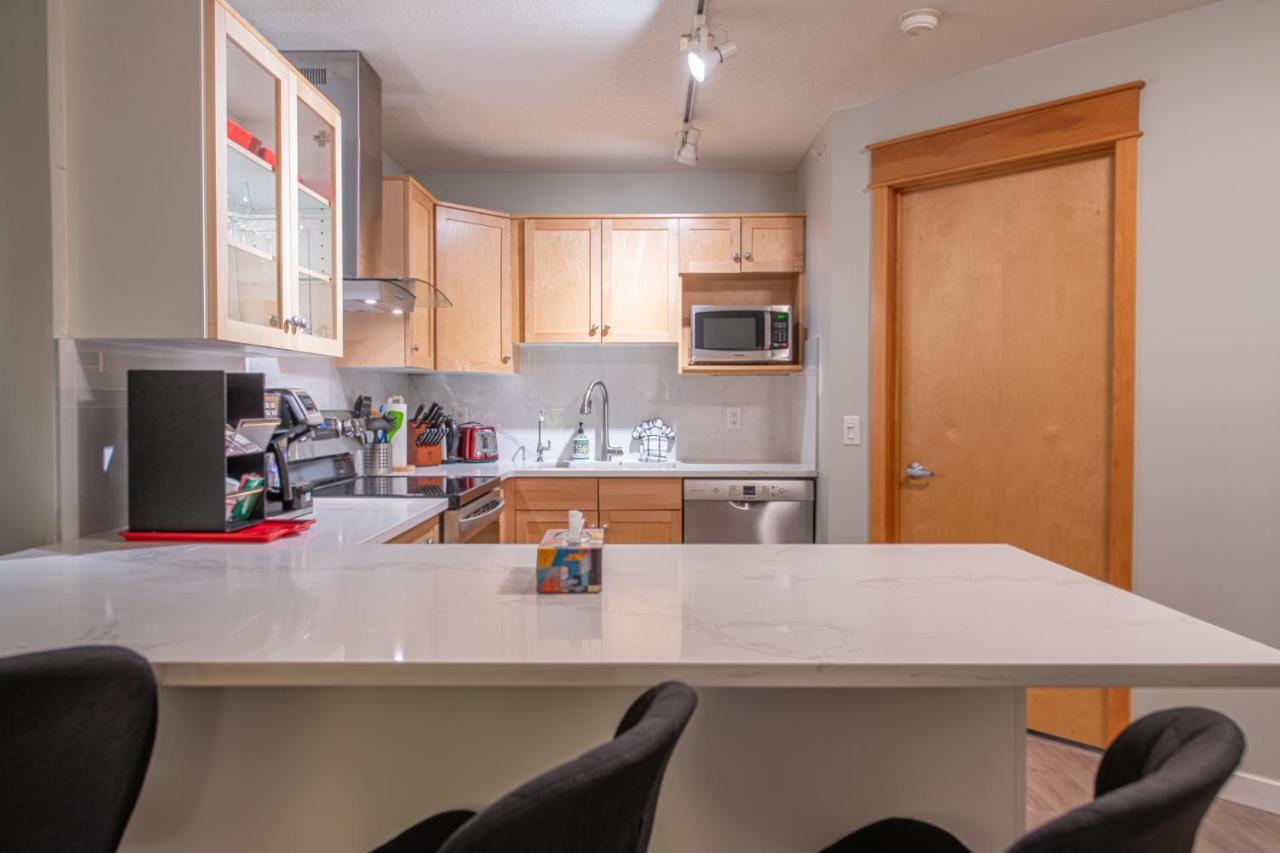 Mountain View 2 Bedroom Condo - Wt Top Floor-401 Canmore Exterior photo